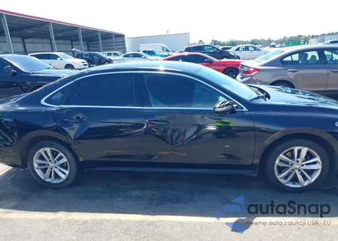 2020 Volkswagen Passat 2.0T Se z USA, uszkodzony, nr VIN 1VWSA7A33LC007791
